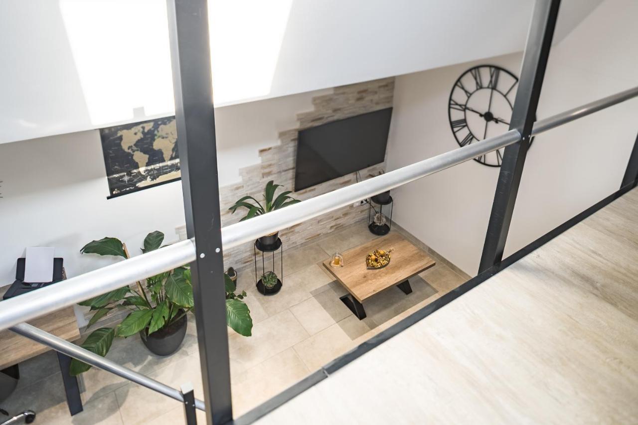 Loft Avec Jardin Et Parking Prive Apartment Troyes Luaran gambar